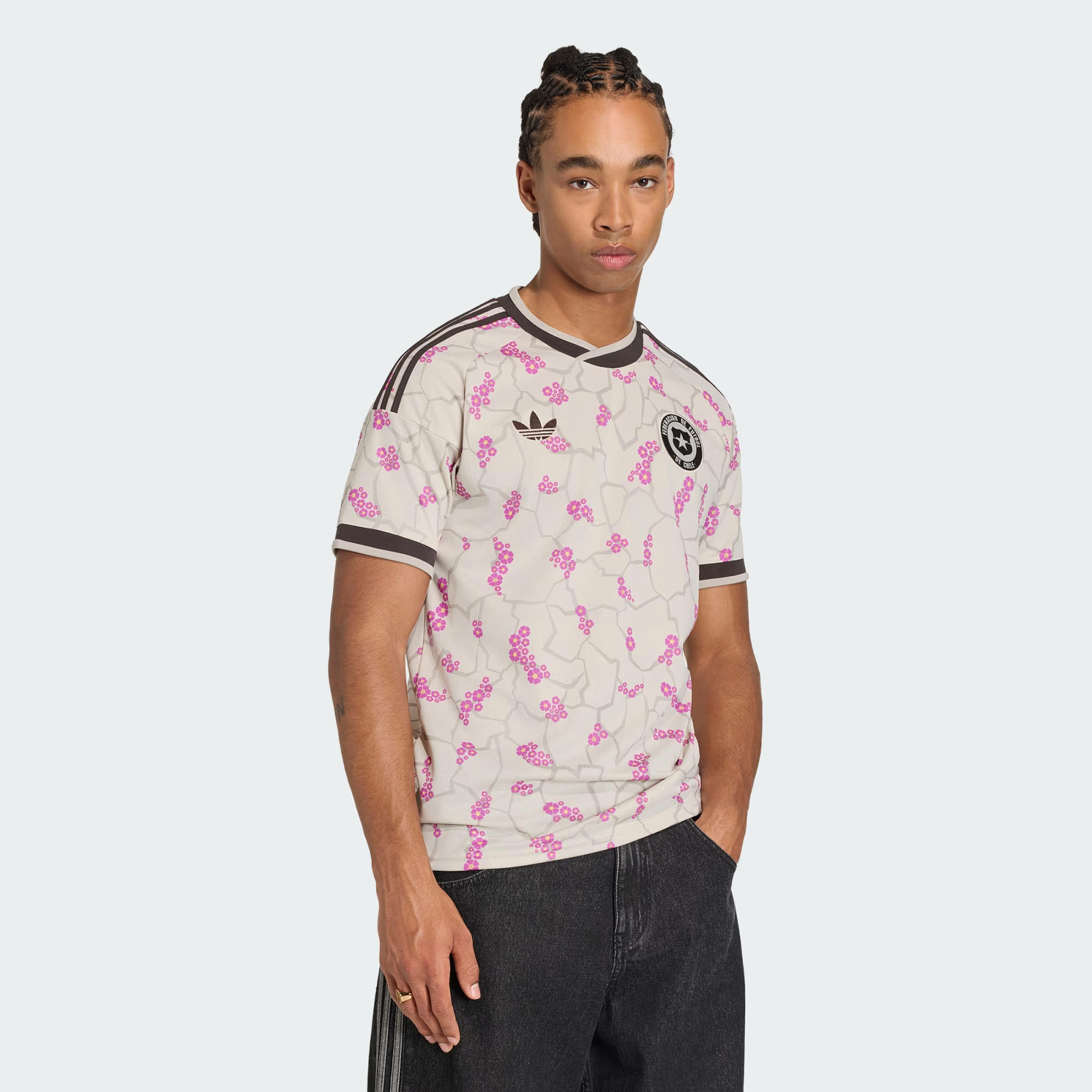 Chile_26_Away_Jersey_Beige_JL8739_21_model